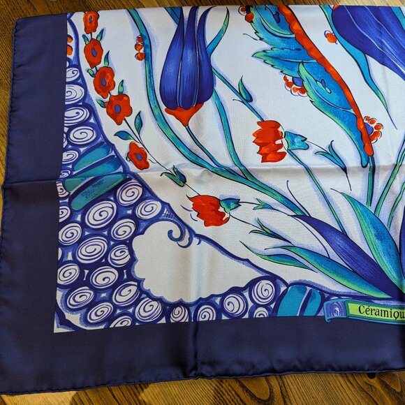HERMES Ottomane Ceramique Blue Red 90 cm Silk Square Scarf w/ Box RARE - Picture 9 of 16